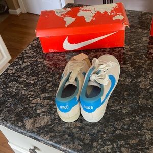 Nike All court sneakers, Size 8, Blue and white